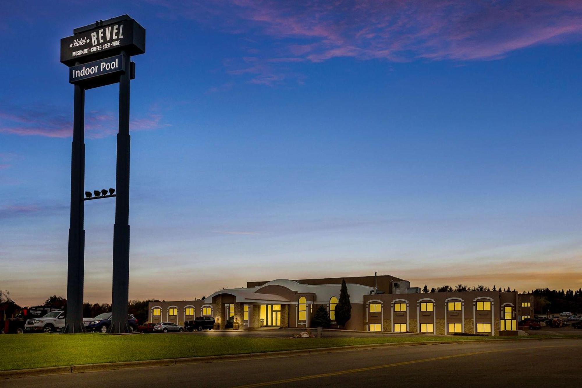 Revel Hotel Minot - Surestay Collection By Best Western Exterior foto